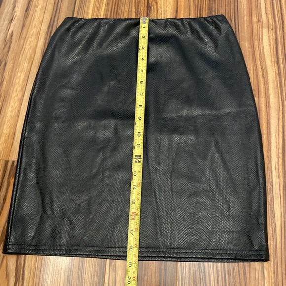 Boohoo skirt faux leather tall - Picture 7 of 9